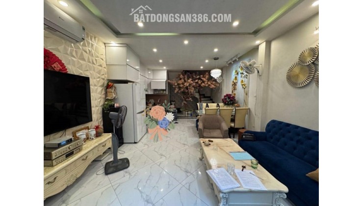 BÁN NHÀ GẦN HỒ BA MẪU 42m2*5T MT RỘNG, 30M RA Ô TÔ TRÁNH, NGÕ THÔNG, TRƯỚC NHÀ RỘNG, hơn 12 tỷ